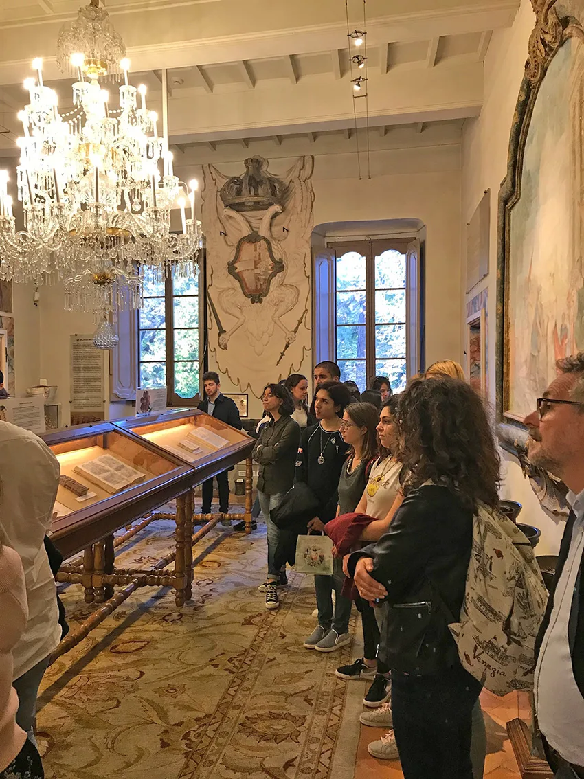 Studenti in visita al museo di Aboca
