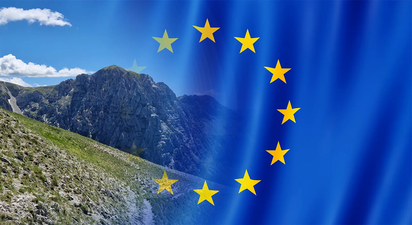 Paesaggio dei Monti Sibillini con, sovrapposta per metà, la bandiera europea