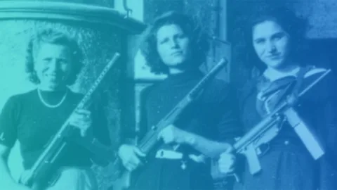 3 donne partigiane, con Tina Merlin al centro